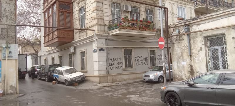 Murtuza Muxtarovun tikdiyi arxitektur binanı görün nə hala saldılar - Fotolar
