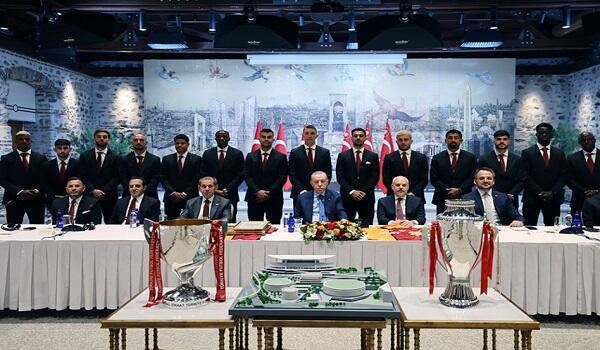 Ərdoğan \"Qalatasaray\" komandasını qəbul etdi 