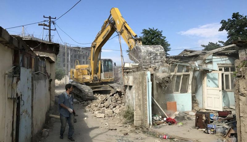 Bakıda söküntü işləri başladı- Ünvanlar 