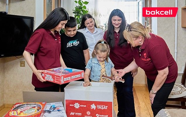 “Bakcell” “YAŞAT” Fondunun “Hədiyyə Karvanı” layihəsinə qoşuldu - Fotolar 