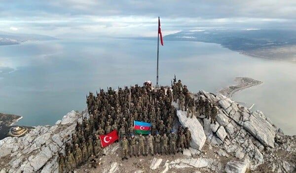 Türkiyədə hərbçilərimizə sertifikatlar verildi 