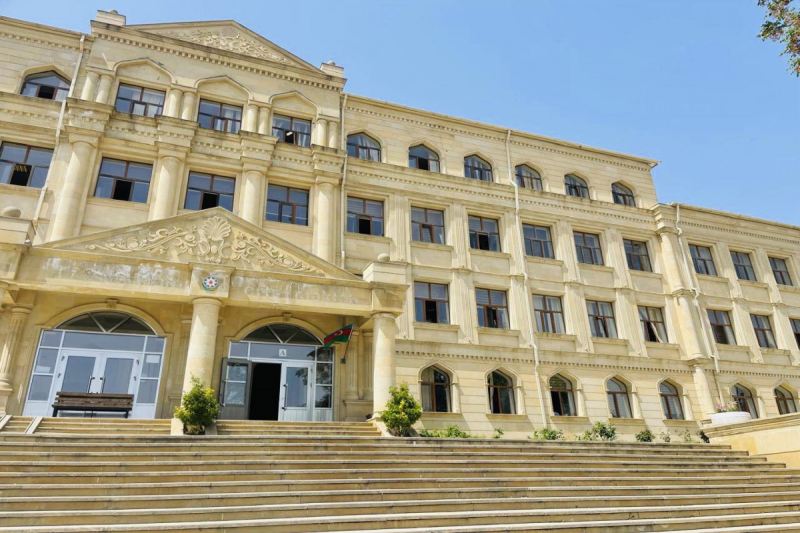 Bu liseyə yeni direktor təyin edildi 