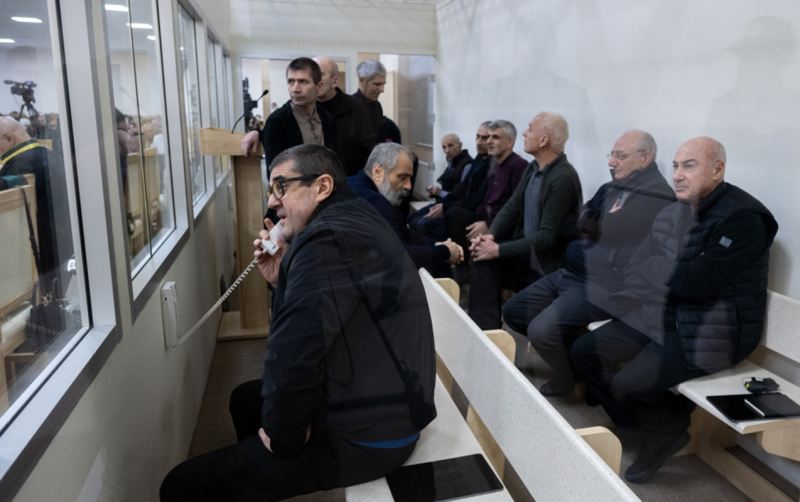 Arayikgilin məhkəməsində prokurorların çıxışı başladı 
