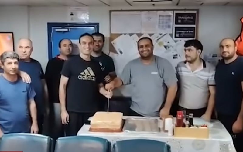 “Necə olur ki, xilasetmə gəmisindən dənizə düşür, çıxara bilmirlər?..” - Video 