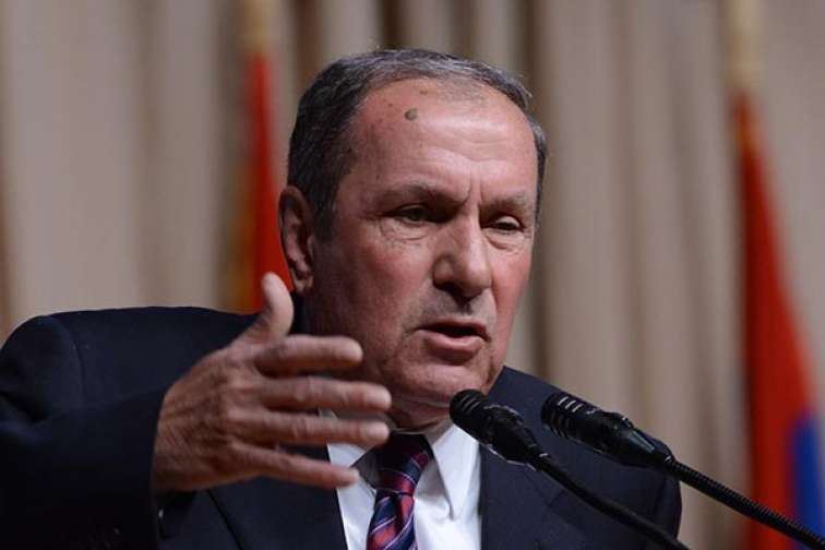 Ter-Petrosyan Fransa səfiri ilə görüşdü 