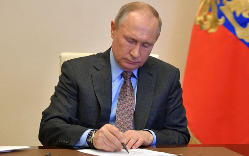 Putin bu qanunu imzaladı 