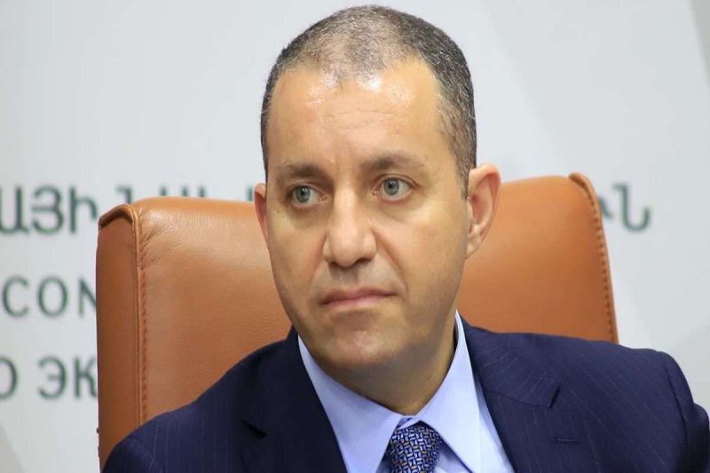 Ermənistanın sabiq iqtisadiyyat naziri saxlanılıb 
