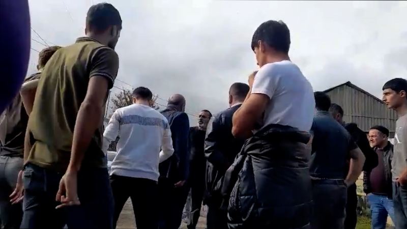 Bələdiyyə sədrindən kənd əhalisinə hörmətsizlik: \"Sizi götüzdürərəm...\" MÜBAHİSƏ DÜŞDÜ - VİDEO
