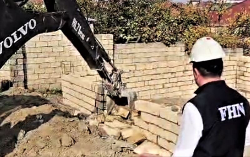 Masazırda qanunsuz tikililər söküldü  