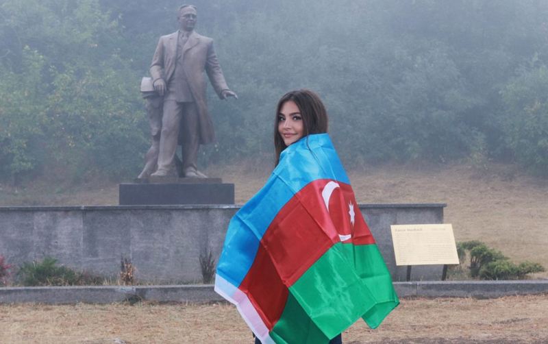 Van Dammın gəlini Şuşadan paylaşım etdi - Foto 
