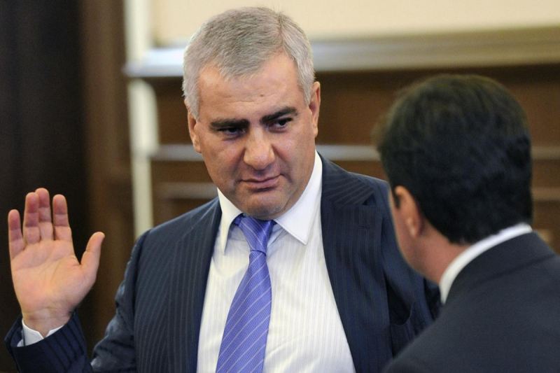 Karapetyanın şirkəti “Ermənistan elektrik şəbəkələri”ni idarə etməkdən məhrum edilib 