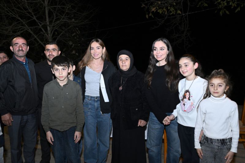 Prezidentin qızları Pəncəli Teymurovun evində - Fotolar 