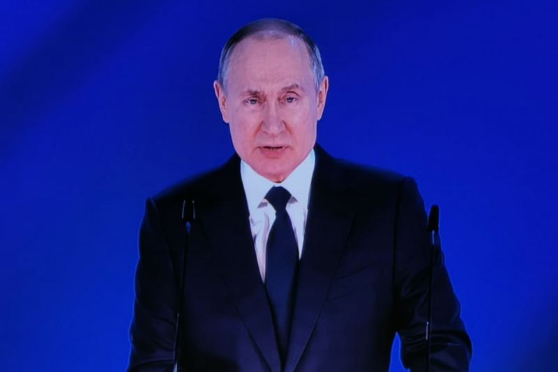 Putin Qırğızıstana dövlət səfərinə getdi 
