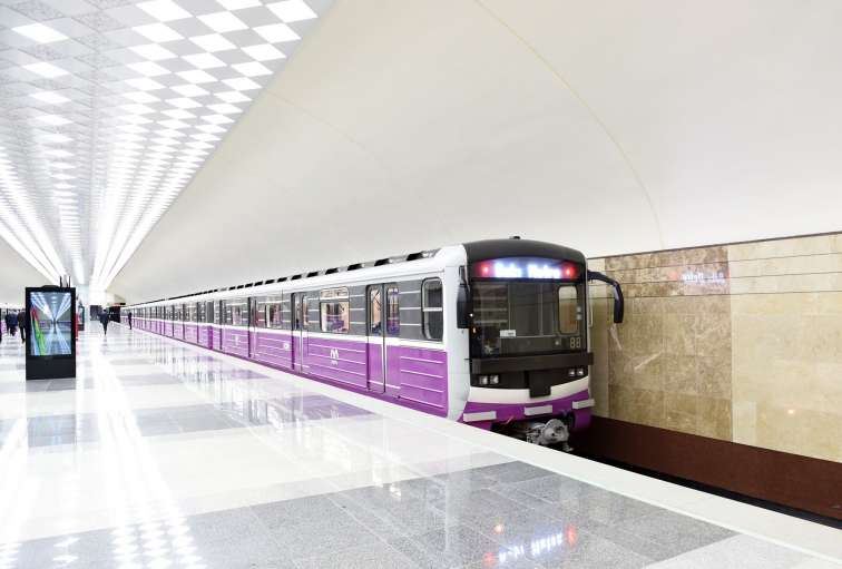 Metroda interval azaldıldı – Bənövşəyi xətdə 