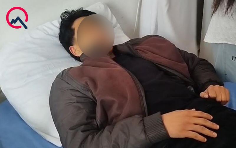 Məktəbli dərsdə sinif yoldaşının valideyni tərəfindən döyüldü - Foto 