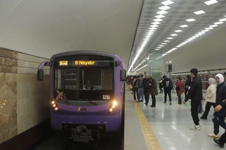 Bakı metrosunda sərnişin öldü 