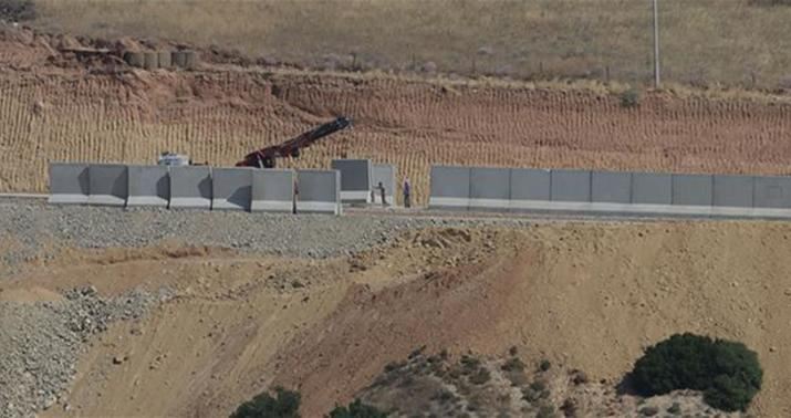 Ağdərədə beton qarışdıran maşın dərəyə aşdı, sürücü öldü 