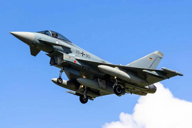 Türkiyə “Eurofighter Typhoon” təyyarələrinə 5,4 mlrd. funt sterlinq ödəyəcək 