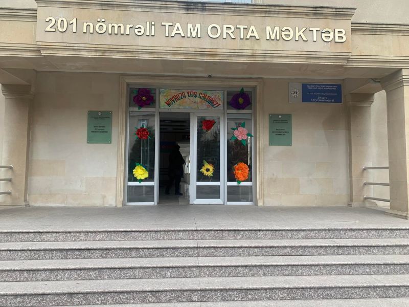 Məktəbdə qalmaqal: Üç müəllim eyni vaxtda işdən çıxarıldı 