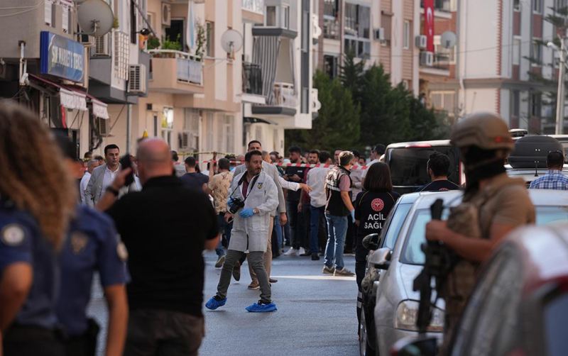 İzmirdə polis bölməsinə silahlı hücum: 2 polis ölüb, 6 yaralı var 