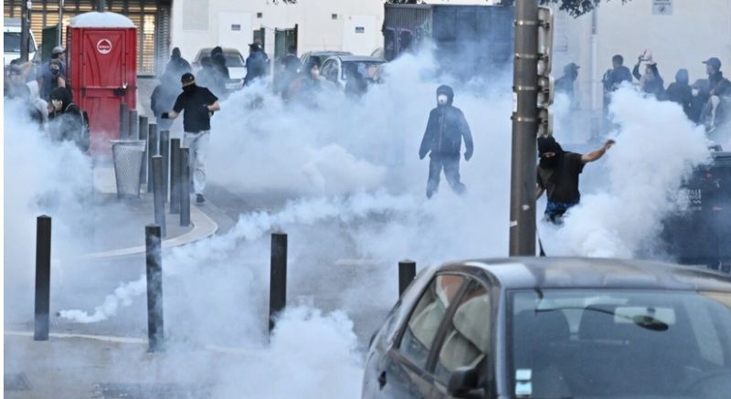Parisdə 183 etirazçı saxlanılıb 