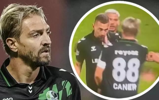 Məşhur futbolçu komanda yoldaşına şillə vurdu - Video 