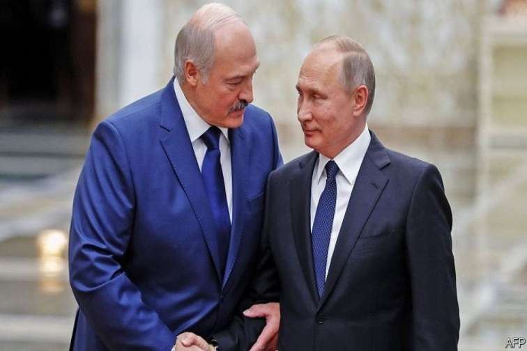 Lukaşenkodan etiraf: Putinlə saatlarla... 