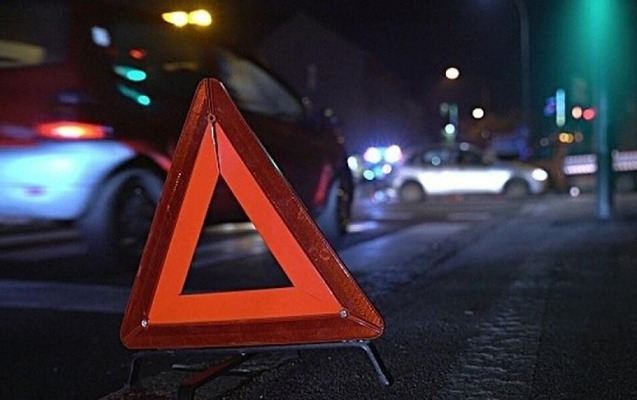 “Abşeron” ticarət mərkəzinin qarşısında ağır qəza - Ölənlər var 