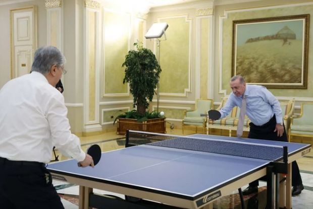 Президенты Турции и Казахстана сыграли в настольный теннис - ФОТО