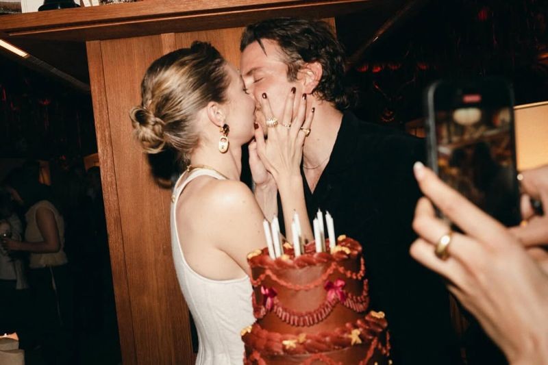 Брэдли Купер попросил руки Джиджи Хадид у ее матери
 