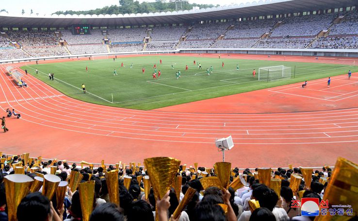 Imagini de la meciul aniversar de fotbal din Coreea de Nord