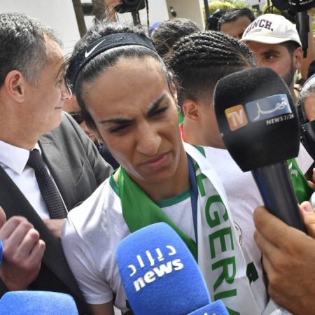 JO 2024: Cum a fost primită pugilista algeriană Imane Khelif în regiunea sa natală după controversa de la Paris.