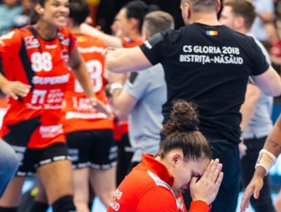 Handbal feminin: Gloria Bistriţa a învins favorita CSM Bucureşti în duelul românesc al grupei A a Ligii Campionilor.