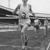 Roger Bannister primul om care a alergat o milă în mai puțin de 4 minute