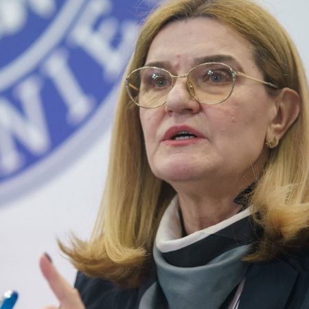 Elisabeta Lipă îi răspunde lui Eduard Novak în scandalul privind primele mai mari decât cea a lui David Popovici pentru angajații FRC.