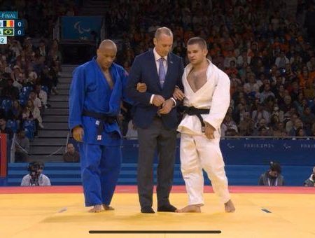 Alexandru Bologa este campion paralimpic la judo.