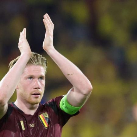 Kevin De Bruyne nu a discutat cu niciun club despre plecarea de la Manchester City.