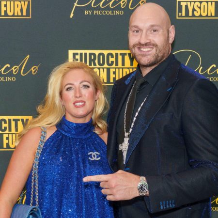 Tyson Fury a dezvăluit că soția sa a suferit un avort spontan în ajunul meciului cu Usyk din mai.