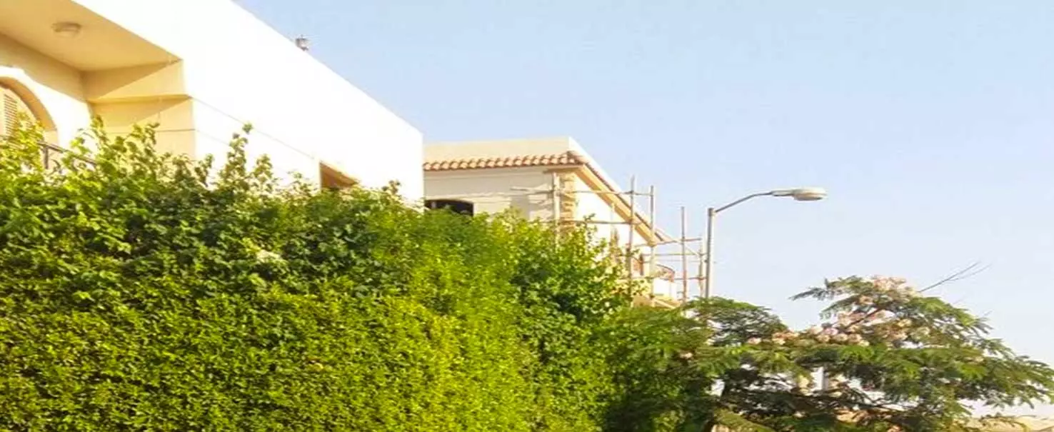 Yasmeen Greenland | Villa