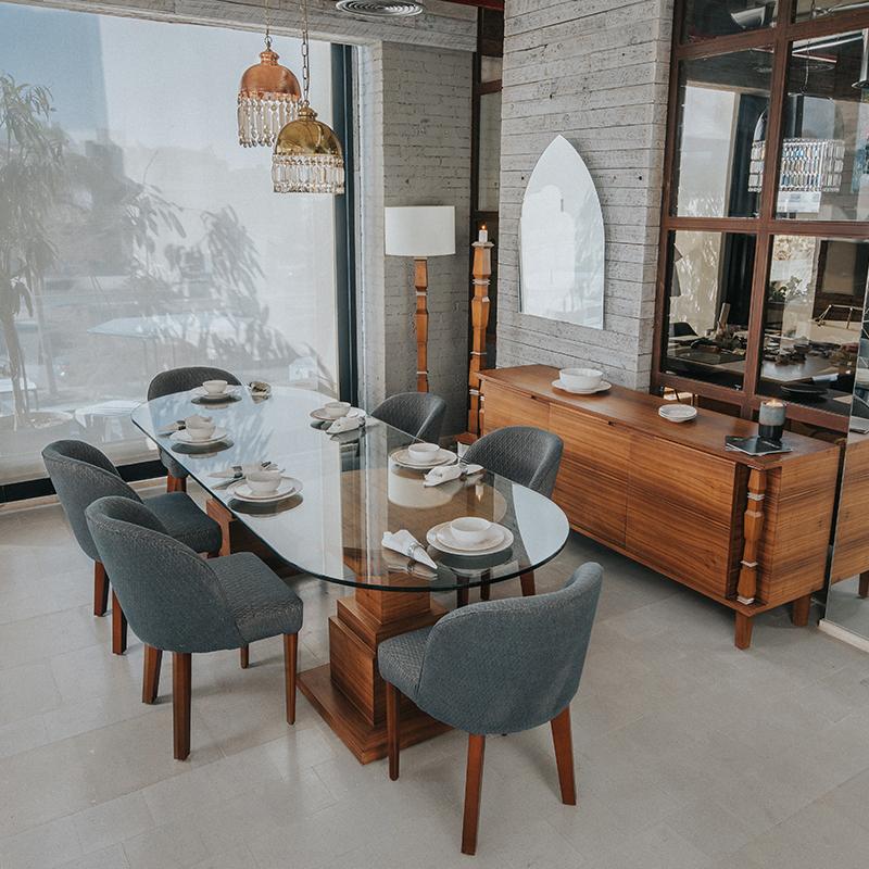 Iris dining table