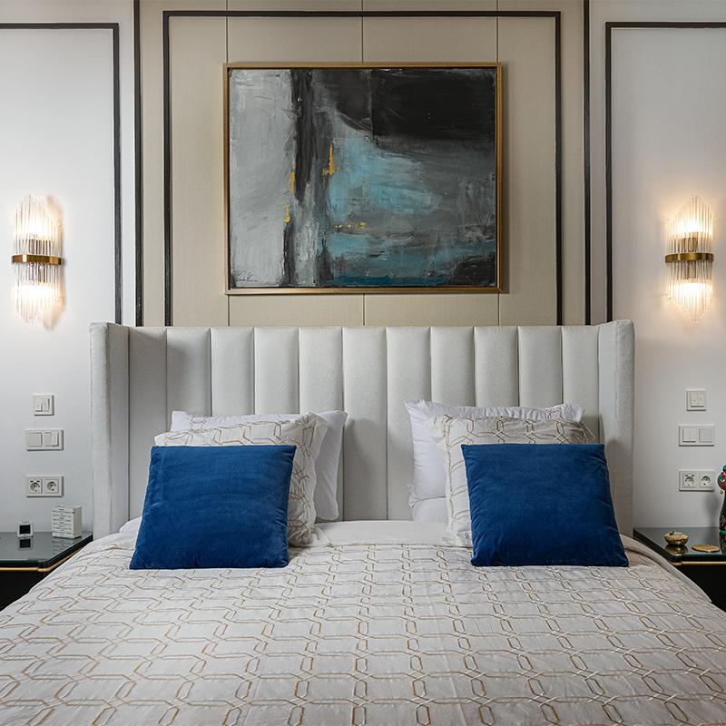 Tufted Corner