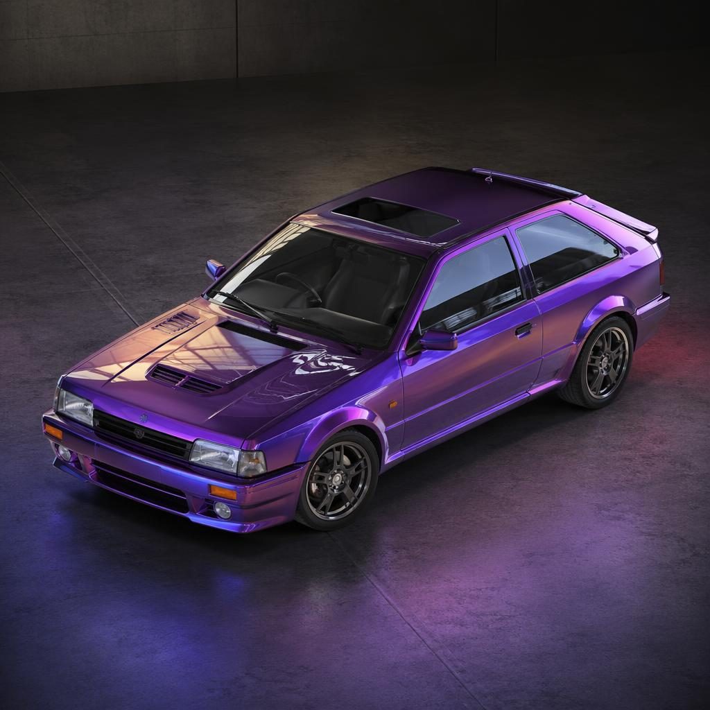 Irisierend violetter Hot Hatch im 80er-Stil aus Vogelperspektive im Showroom-Studio mit cineastischem Licht