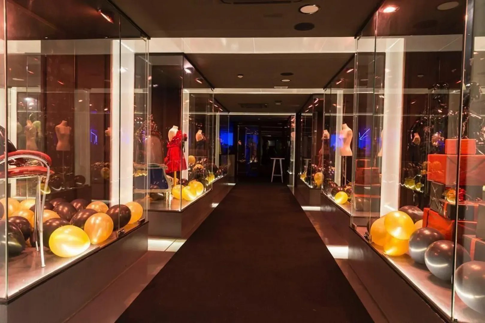 SHOWROOM FASHION BAR - imagen 2