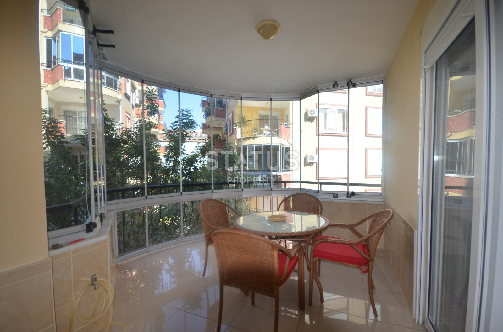 Three-room apartment with furniture 200 meters from the sea in Oba фото 2