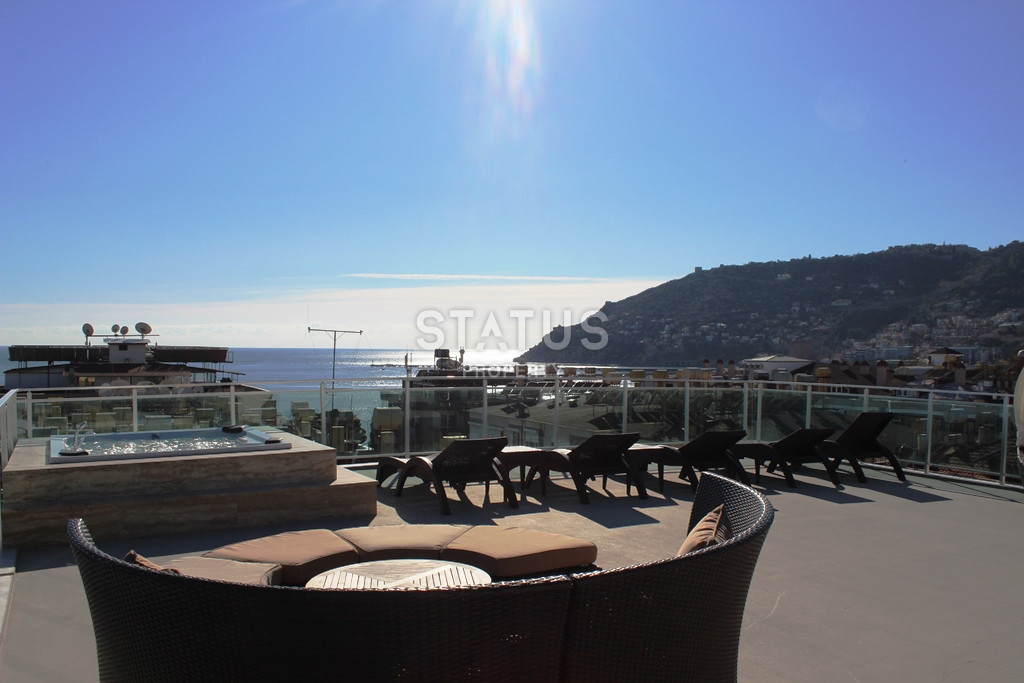 Furnished 2+1 apartment 150 meters from the beach in the center of Alanya, 95 m2. фото 1