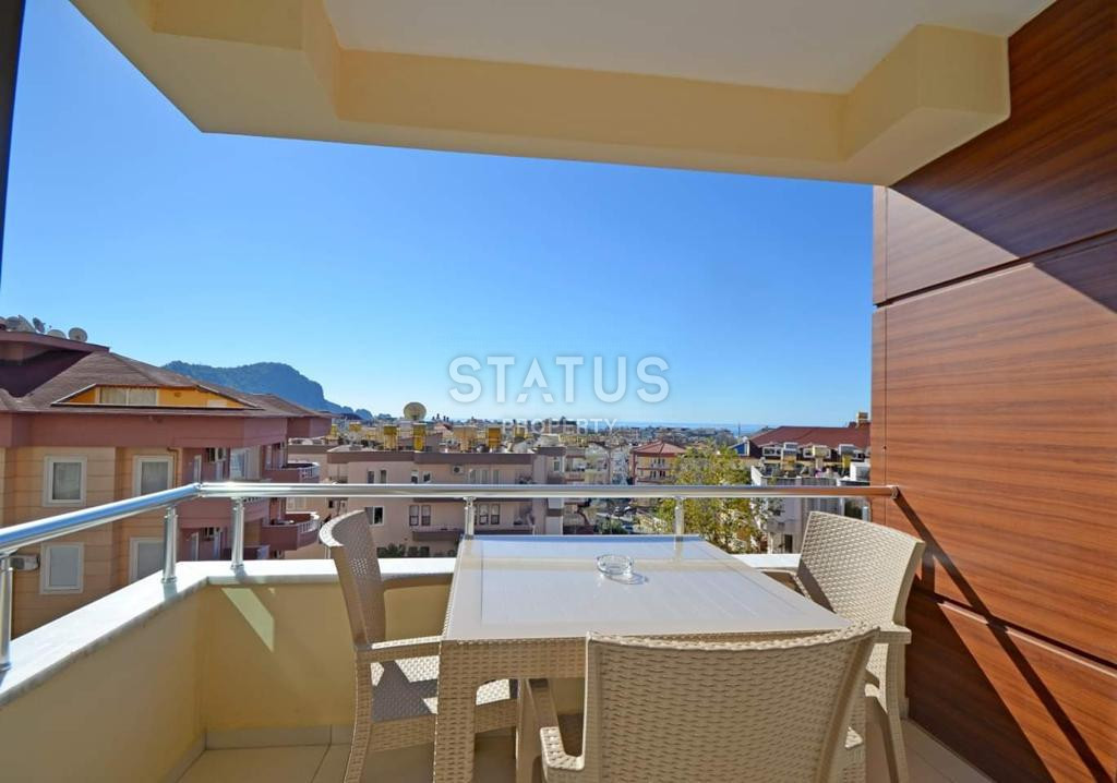 Cozy furnished 1+1 apartment with a view of the sea and the fortress in the center of Alanya, 55 m2. фото 1