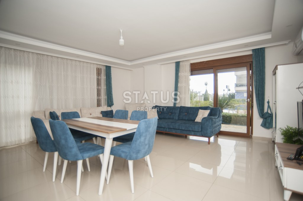 Furnished duplex 3+1 and apartments with sea view 2+1 in a luxury complex by the sea in Kestel. фото 2
