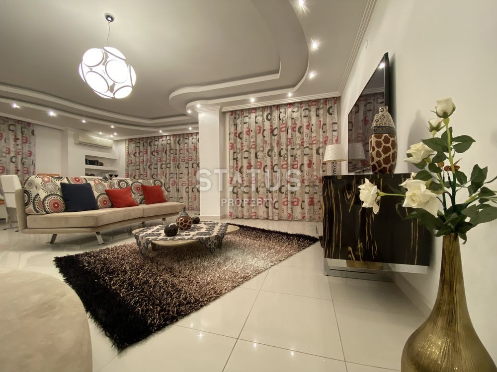 Apartment 4+1 in the center of Alanya, 200 sq.m. фото 2