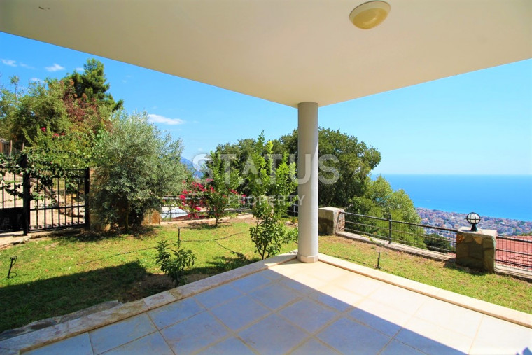 Villa layout 3+1 with direct sea views in the central part of Alanya, 180 sq.m. photos 1