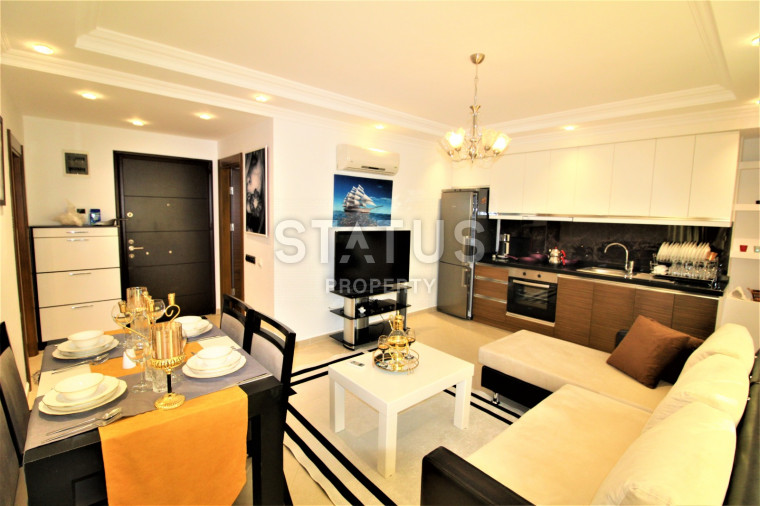Меблированные апартаменты 1+1 в 50 м от моря, района Кестель, 65 м2 фото 1